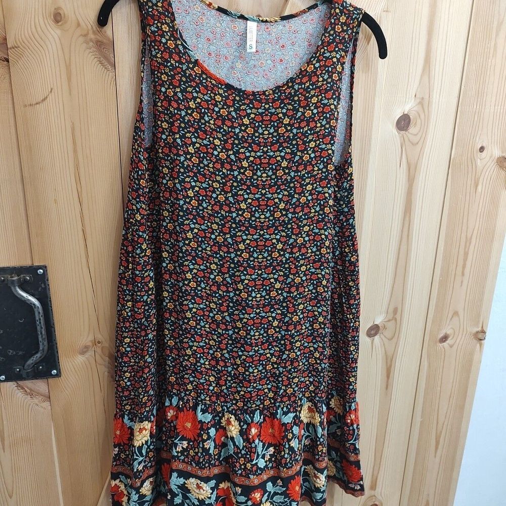LILBETTER Sz Small Black Floral Knee Length Sleeveless Tank Dress Boho Lagenlook